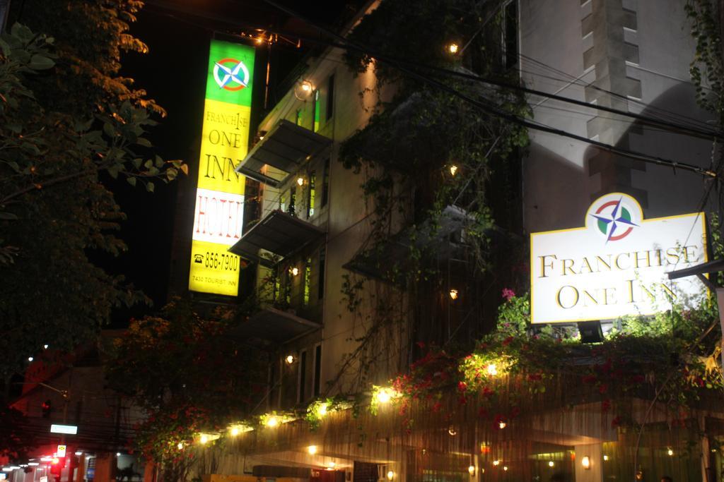 Franchise One Hotel Макати Экстерьер фото